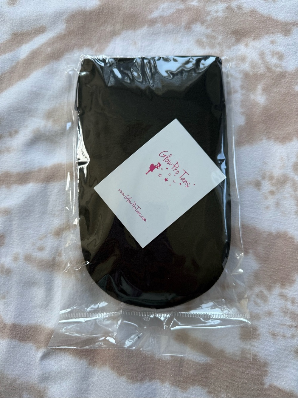 Glow Pro Tans Black Self-Tanning Mitt
